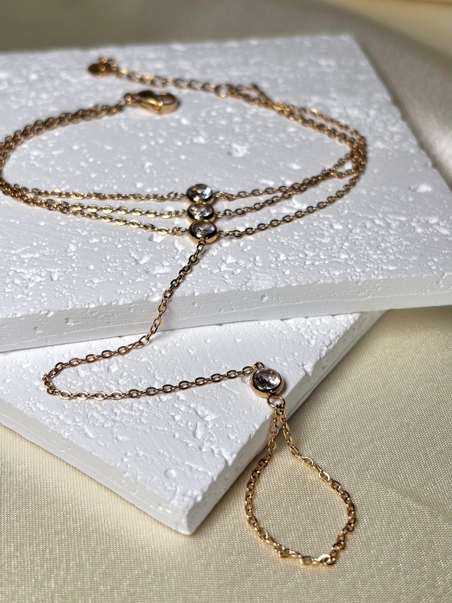 Chaîne de main Kamila